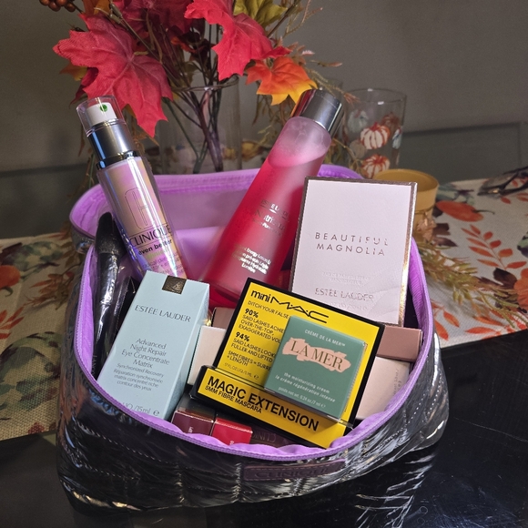 Estee Lauder 7lb large mystery makeup bag - Picture 6 of 7